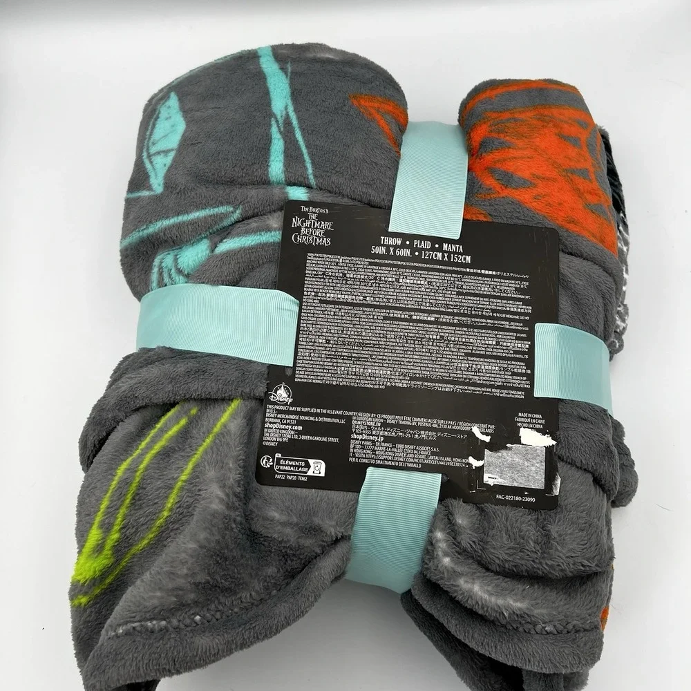 NEW Disney Parks The Nightmare Before Christmas Throw Blanket‎ 30th Anniversary